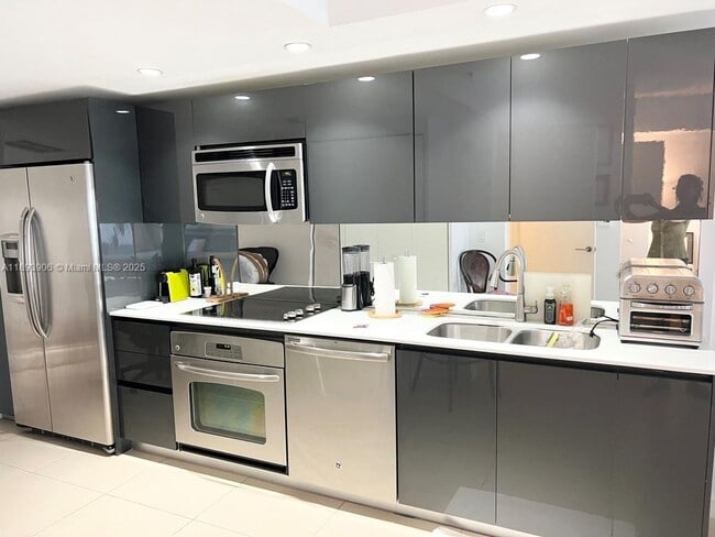 Building Photo - 31 SE 6th St