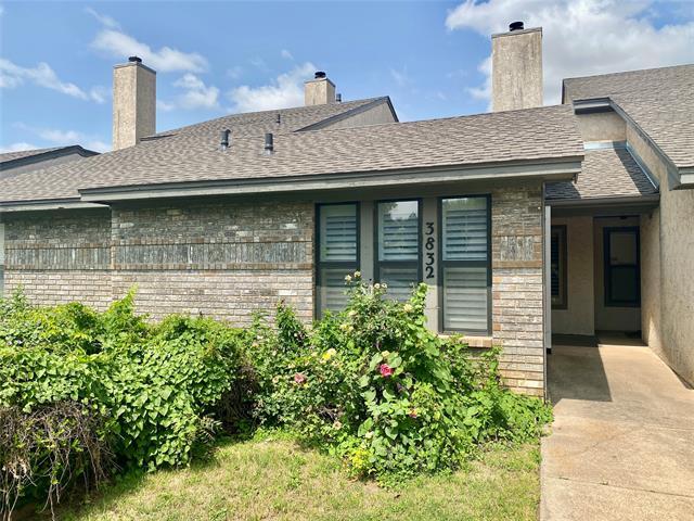 Foto principal - 3832 Crossroads Dr