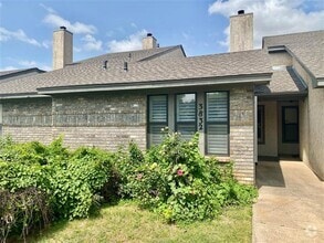 Building Photo - 3832 Crossroads Dr