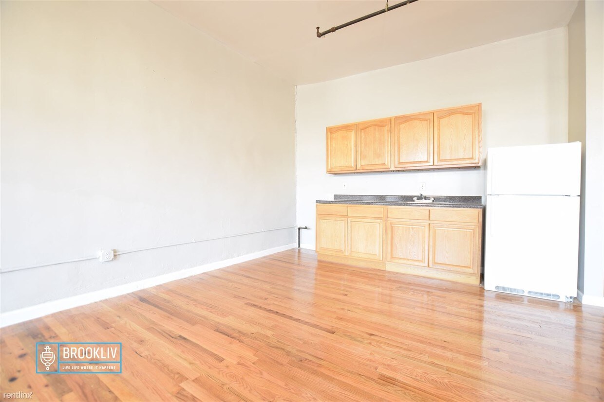 Primary Photo - 1133 Myrtle Ave