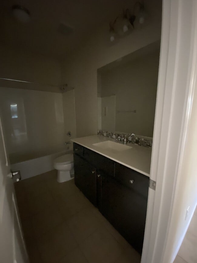 Foto del edificio - 3533 S Washington St