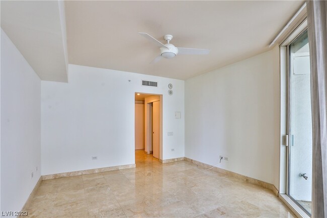 Building Photo - 2877 Paradise Rd