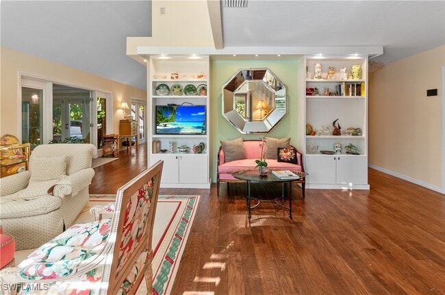 Building Photo - 1313 Solana Rd