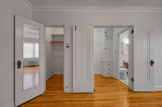 Building Photo - 2552 Garfield Ave