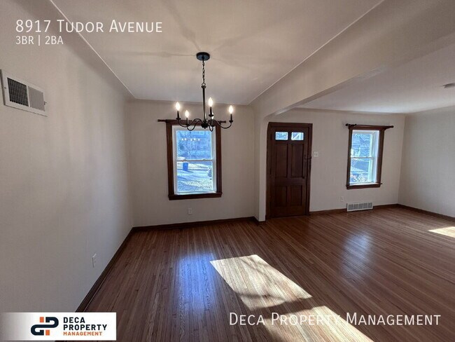 Foto del edificio - 8917 Tudor Ave