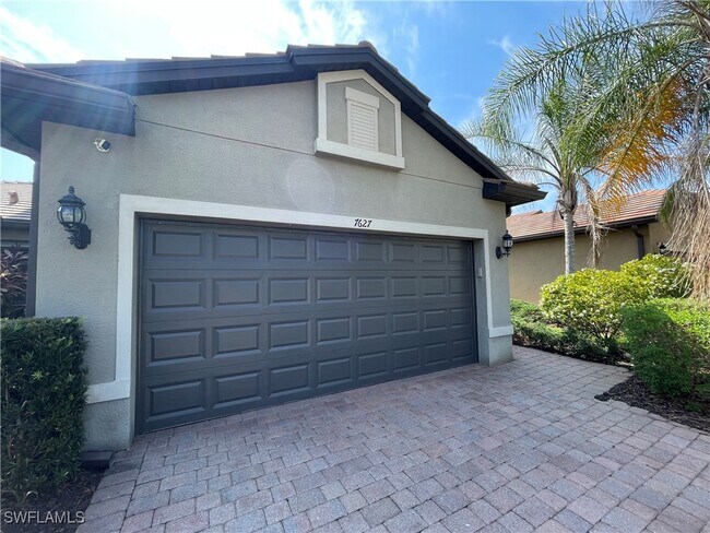 Building Photo - 7627 Jacaranda Ln