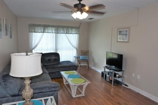 Foto del edificio - 2700 Bayshore Blvd