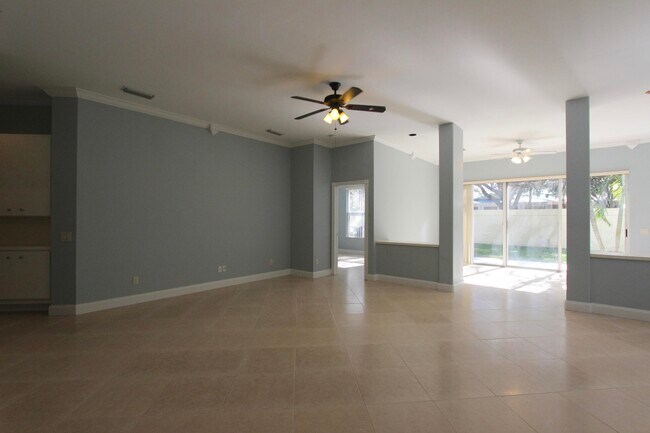 Foto del edificio - 240 Sussex Cir