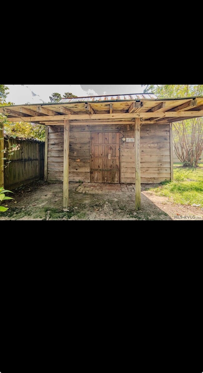 Foto del edificio - 209 Long Cir