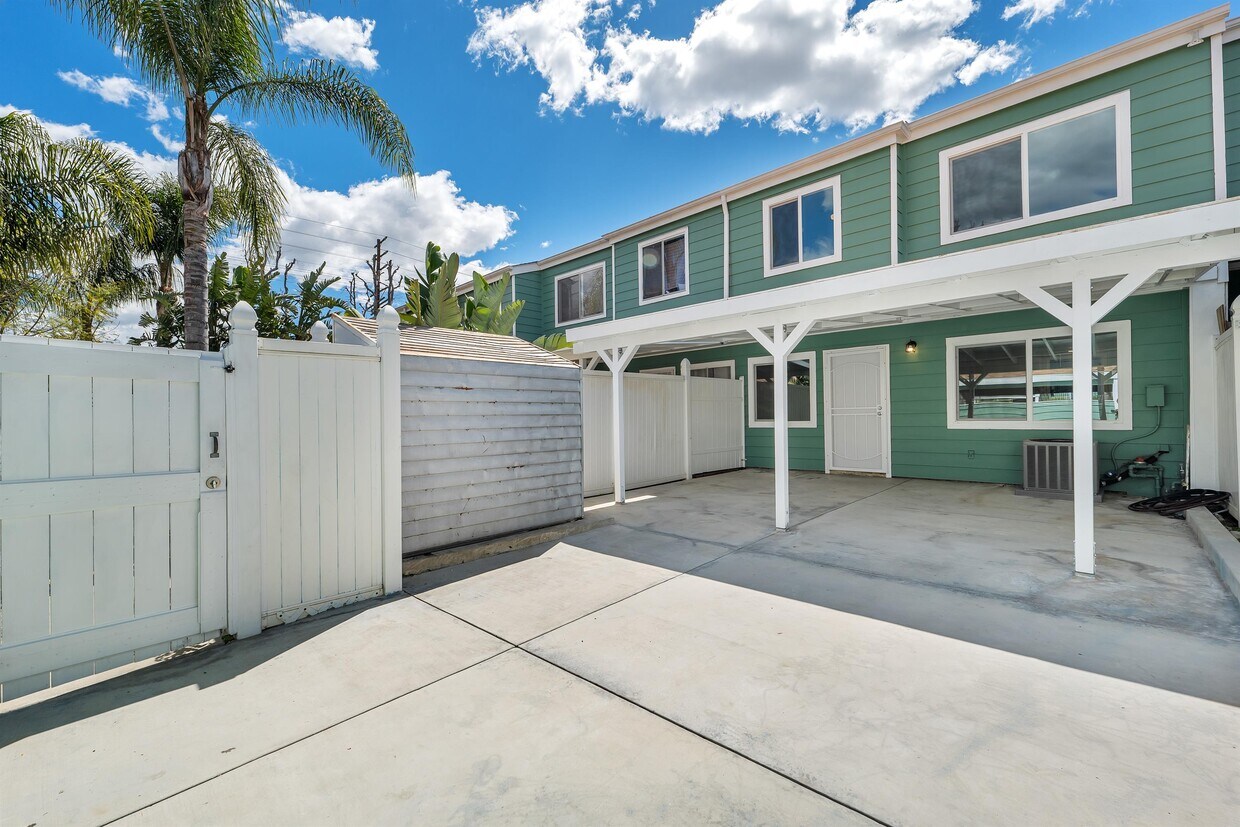 Primary Photo - 14141 Polk St