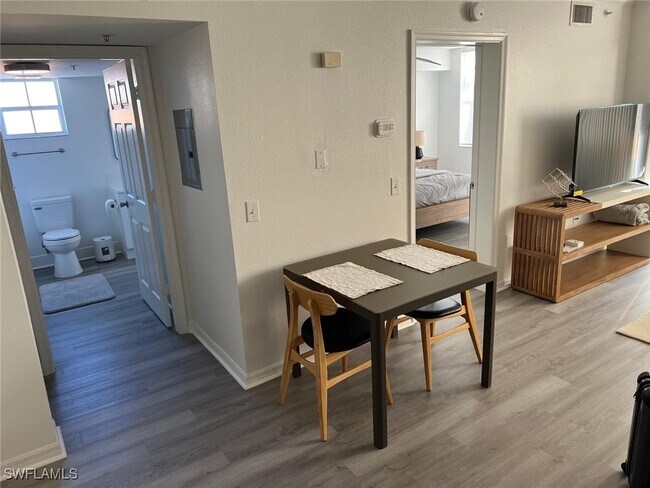 Foto del edificio - 8687 River Homes Lane