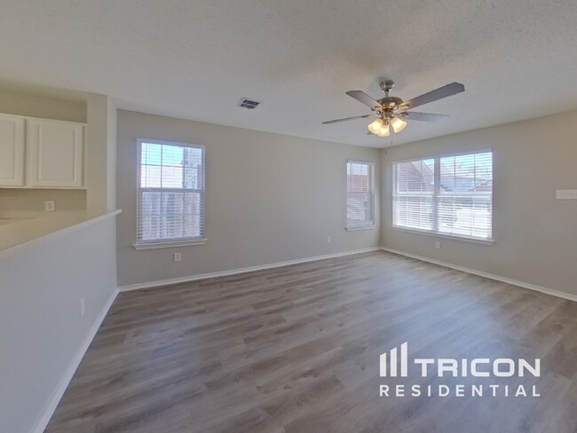 Building Photo - 10100 Chapel Oak Trail