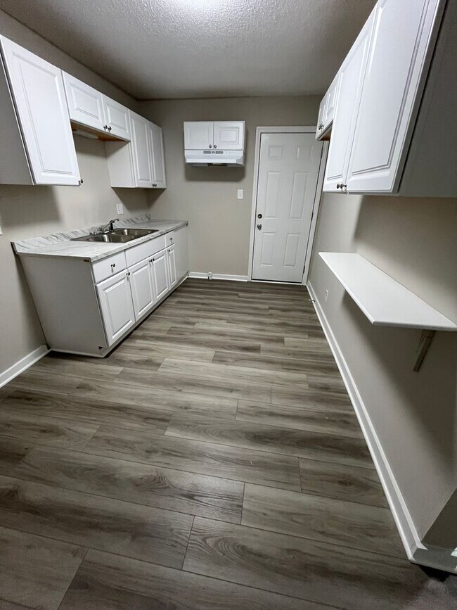 Foto del edificio - 2206 W Knox St