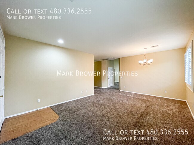 Building Photo - 3026 E Kingbird Pl