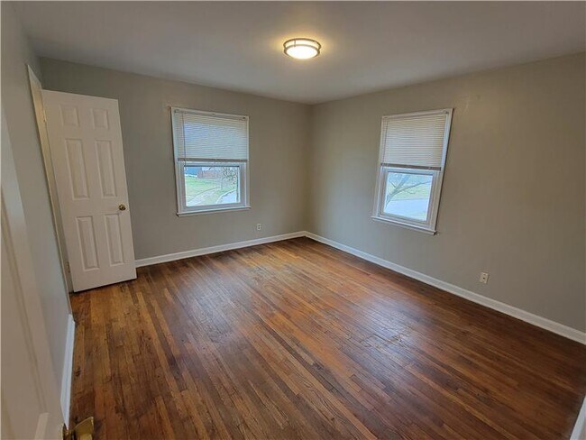 Foto del edificio - 2985 E Moreland Dr