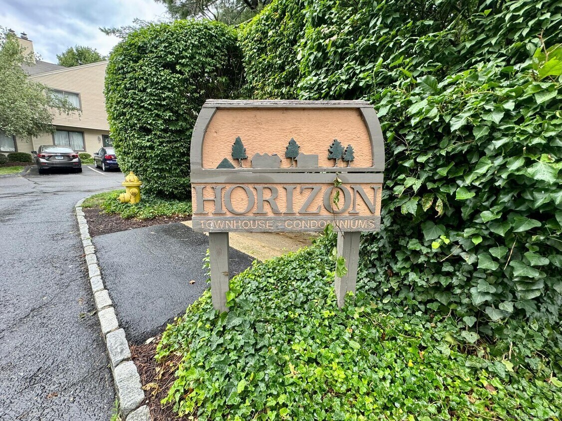Foto principal - 1 Horizon Dr