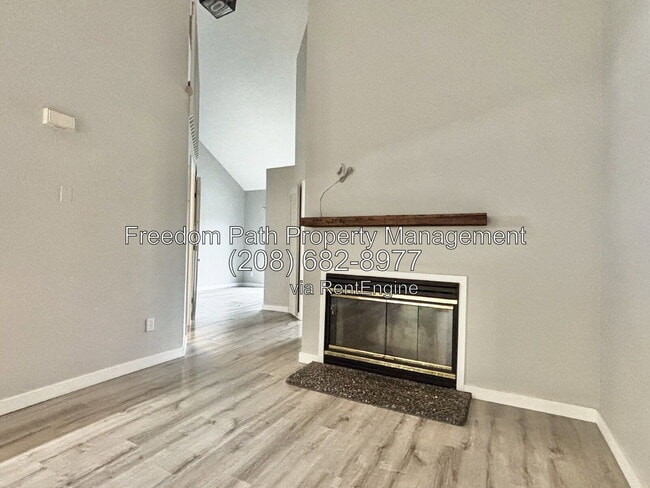 Building Photo - 5276 W Racquet Rd