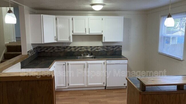 Foto del edificio - 105 Woodard Dr