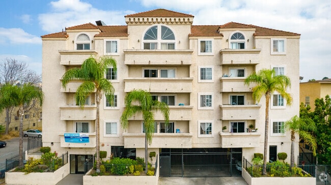 Building Photo - Carondelet Apartments