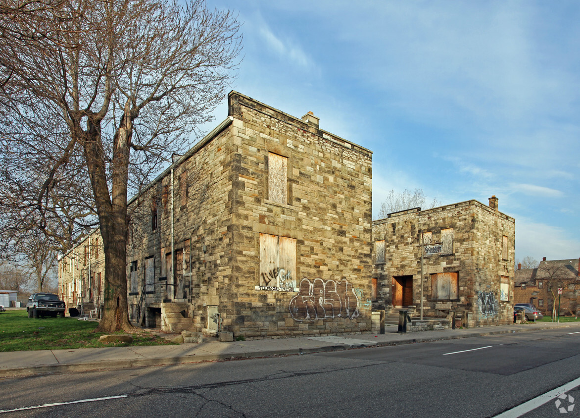 Foto del edificio - 2715 Rosa Parks Blvd