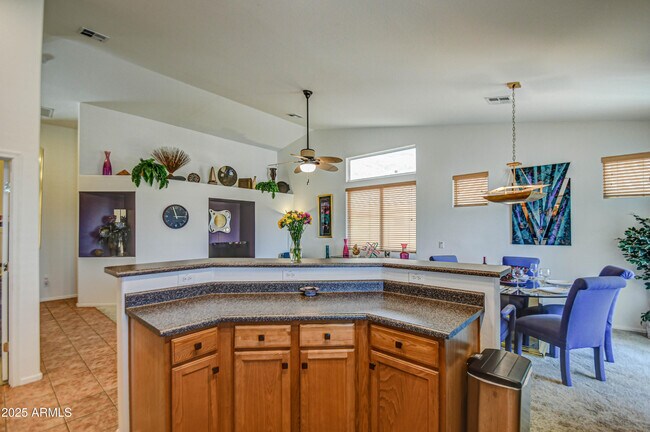 Foto del edificio - 3928 E Minton St