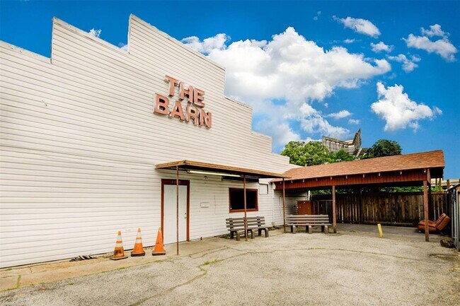 Foto del edificio - 3317 Bennington St