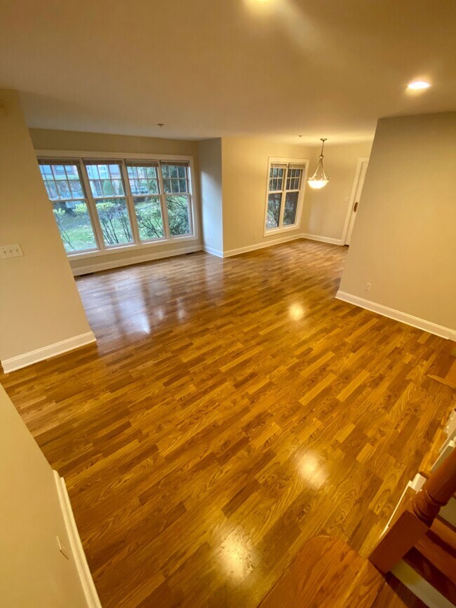 Building Photo - 353 Central Park Ave