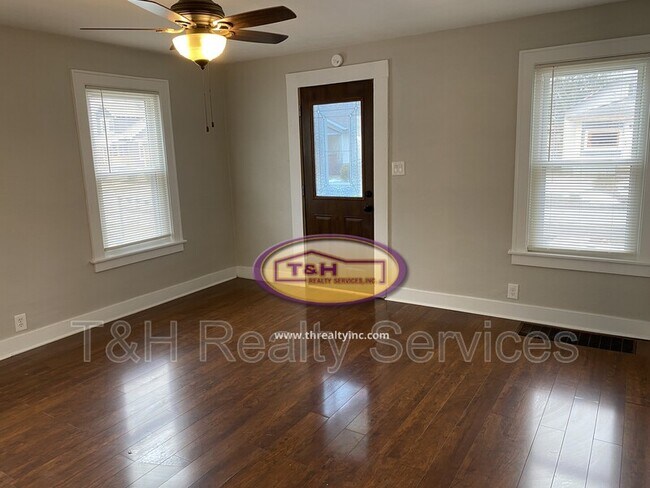 Building Photo - 420 S Butler Ave