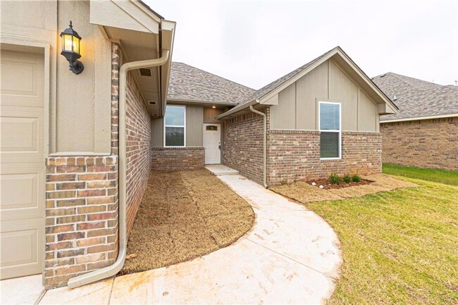 Building Photo - Four Bedroom New Construction Home!