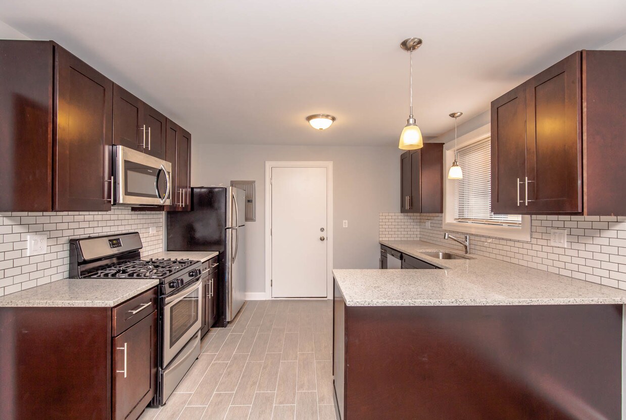 Foto principal - 6801 N Ridge Blvd