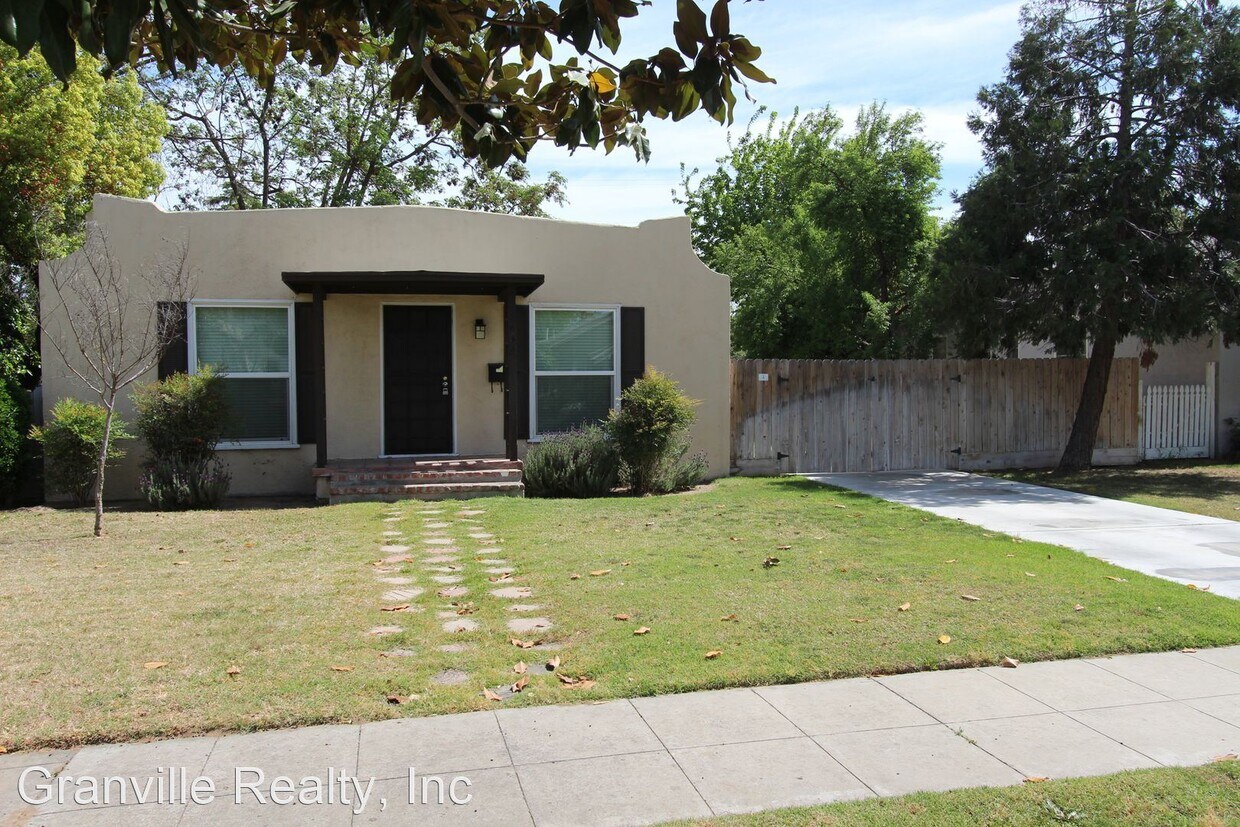 2 br, 1 bath House 1632 N Arthur House for Rent in Fresno, CA