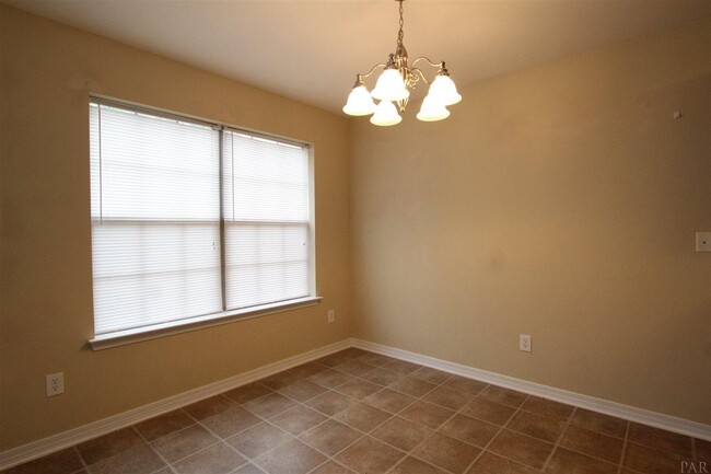 Building Photo - 1292 Wetherby Rd
