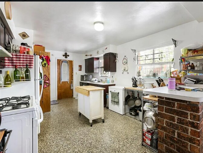 Primary Photo - 3903 Royal St