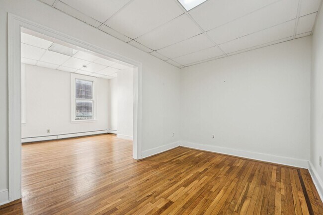 Foto del edificio - 570 Newark Ave