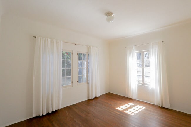 Building Photo - 4451 Clarissa Ave
