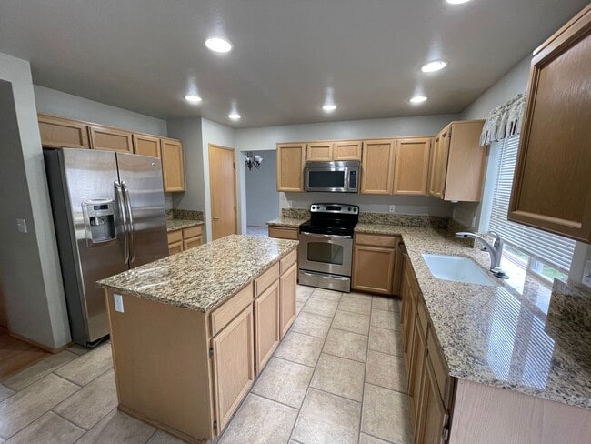 Foto del edificio - Beautiful Updated Sunrise Home!l