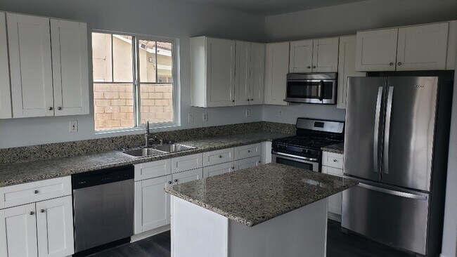 Building Photo - 1343 Estel Dr