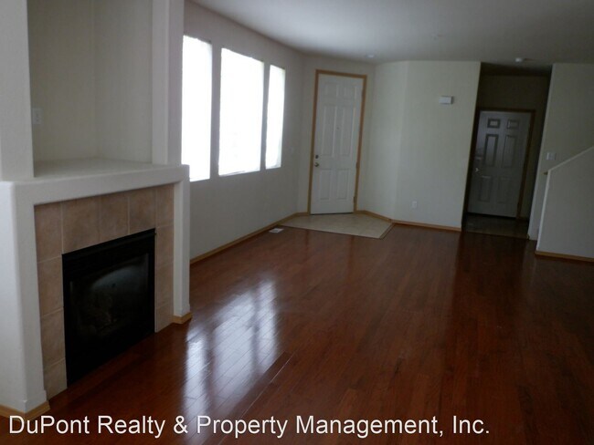 Building Photo - 3 br, 2.5 bath House - 2320 Simmons Street...