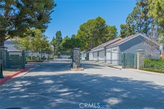 Building Photo - 259 Chesterfield