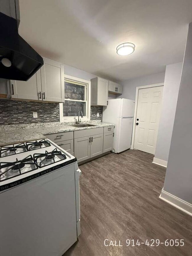 Foto del edificio - 14 Saratoga Ave