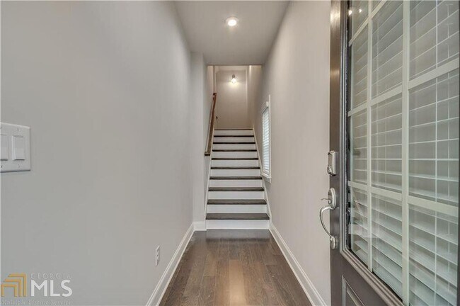 Foto del edificio - 1395 Live Oak Lane