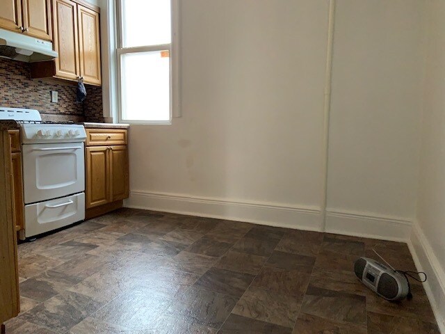 Building Photo - 316 77th St