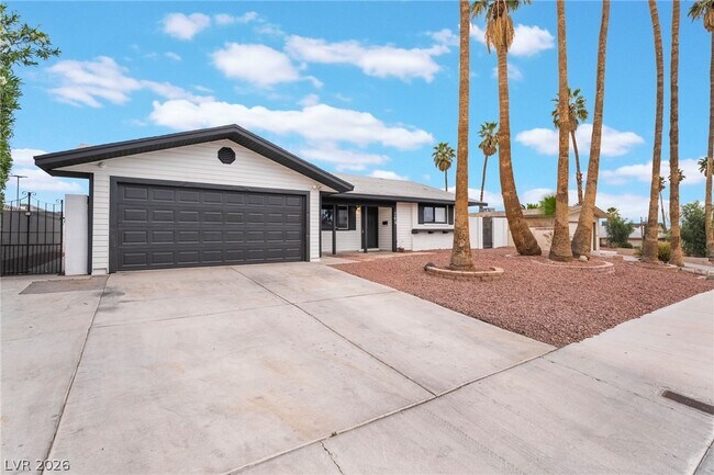 Building Photo - 3992 Chinchilla Ave