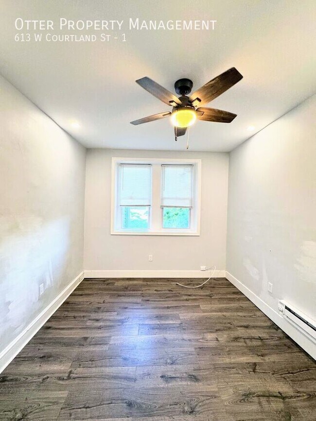 Foto del edificio - 613 W Courtland St