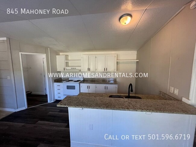 Building Photo - 845 Mahoney Rd