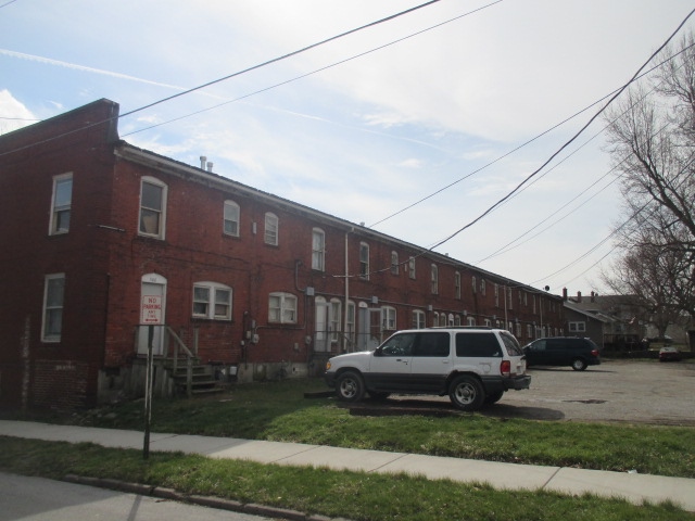 Building Photo - 500-518 W Elm St