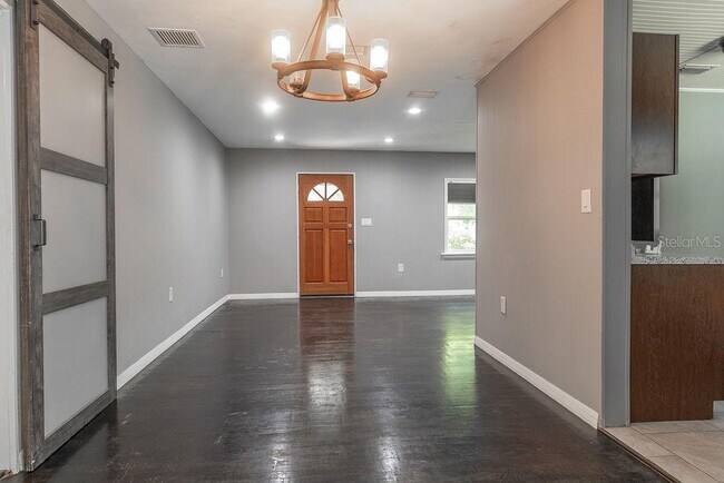 Foto del edificio - 1404 N Garfield Ave