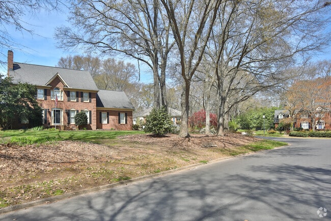 Rows of brick homes can be found along Powdersville streets.