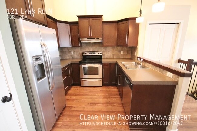 Building Photo - Luxury 3 berooms, 2 bathrooms townhouse in...