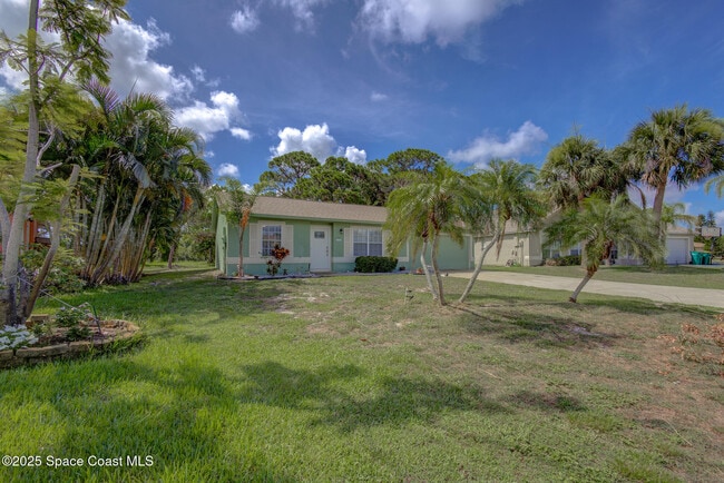 Building Photo - 1325 California Dr